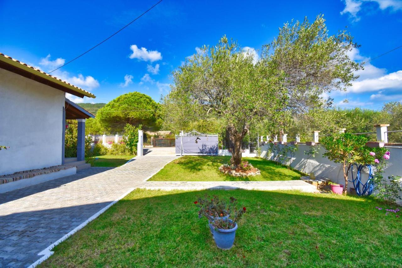 Ninas Cottage Linia Bagian luar foto